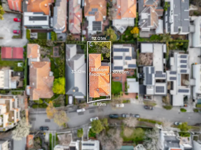 34 Woodside Crescent, Toorak