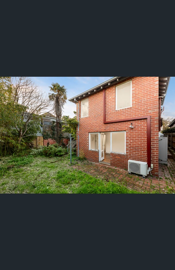 34 Woodside Crescent, Toorak