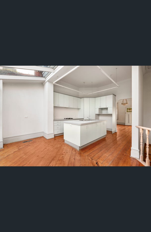 34 Woodside Crescent, Toorak