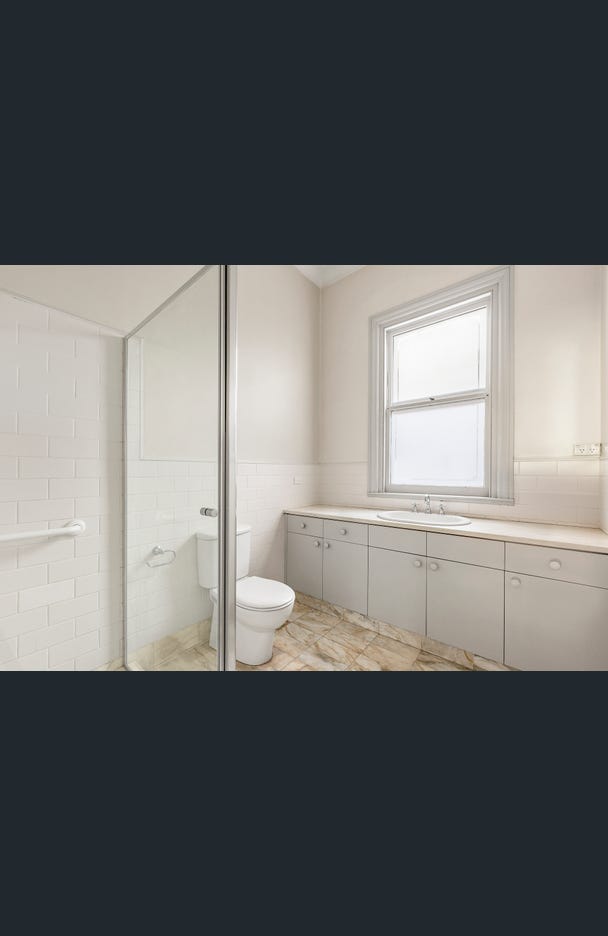 34 Woodside Crescent, Toorak