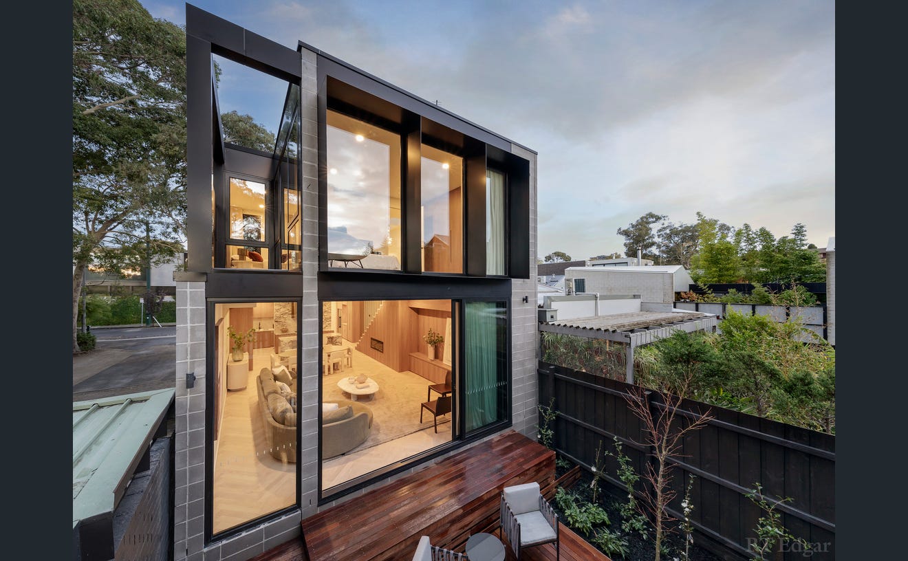 37 Canterbury Road, Toorak