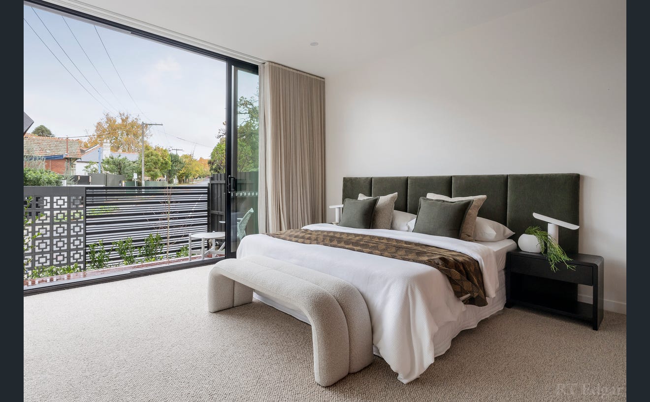 37 Canterbury Road, Toorak