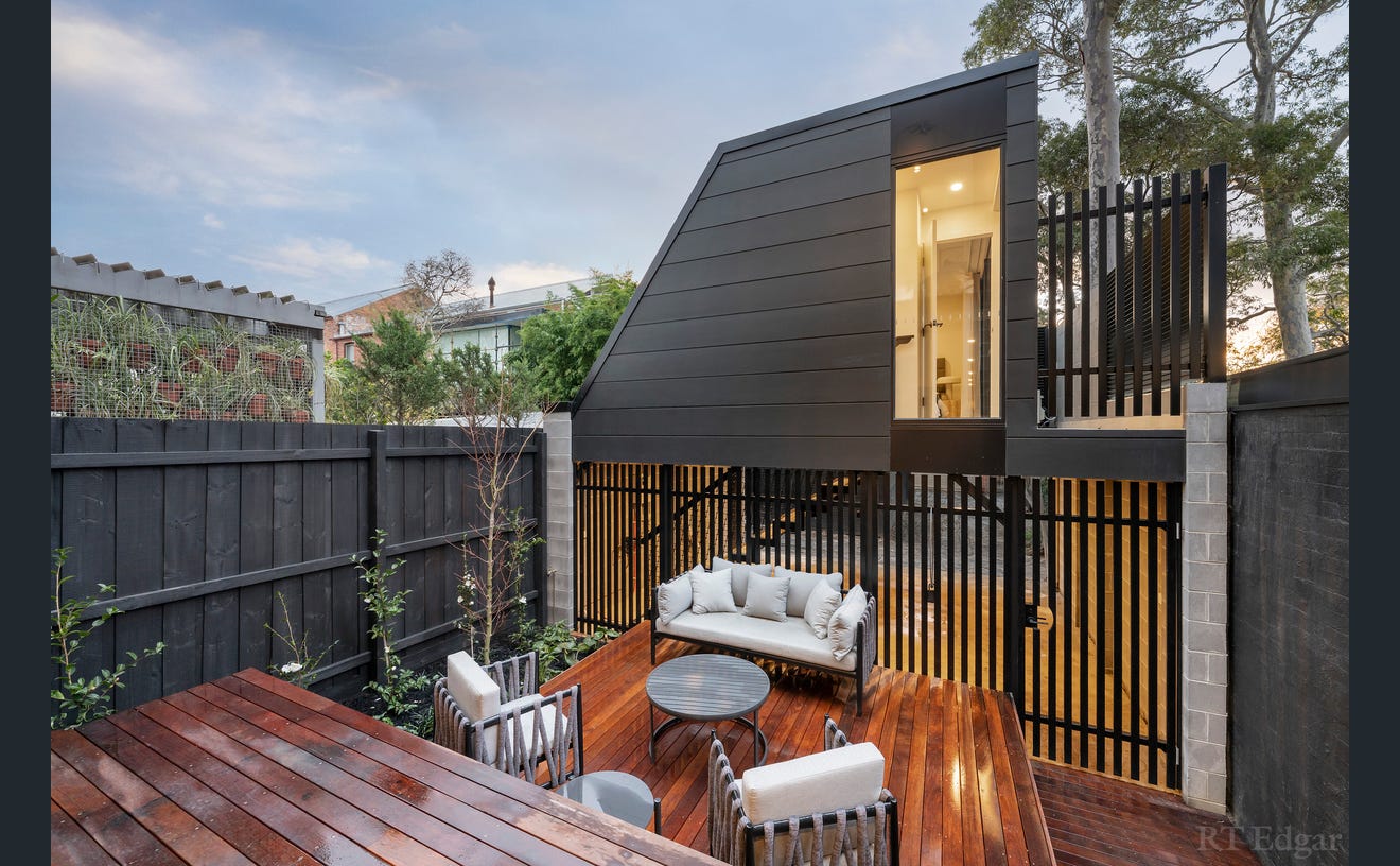 37 Canterbury Road, Toorak