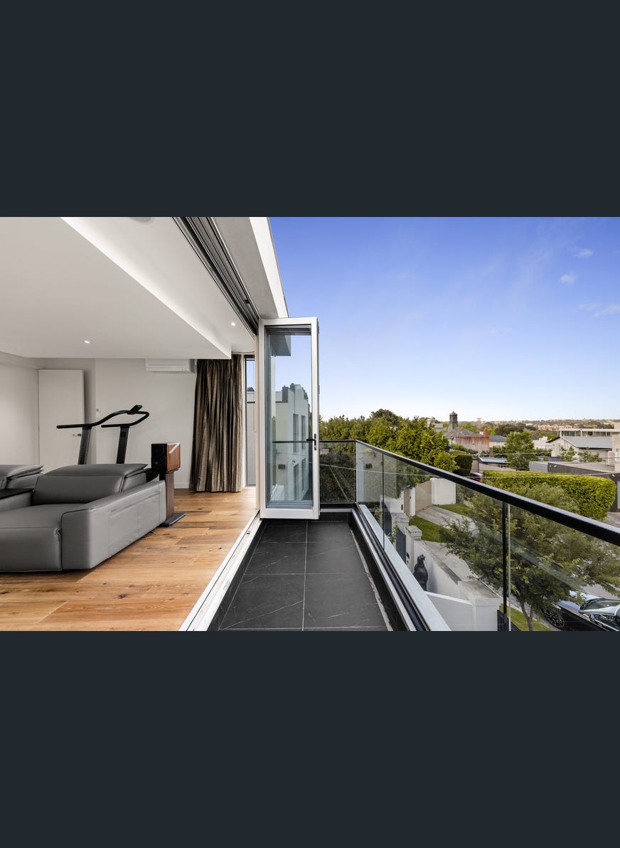 3 Duffryn Place, Toorak