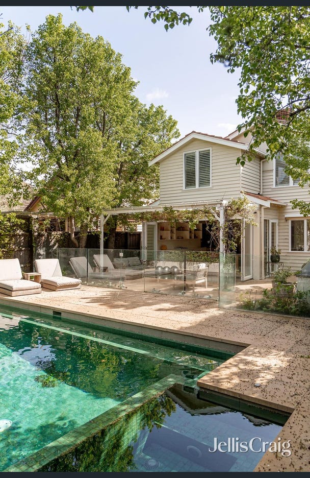 46 Victoria Road North, Malvern