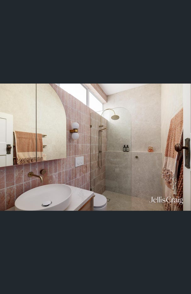 46 Victoria Road North, Malvern