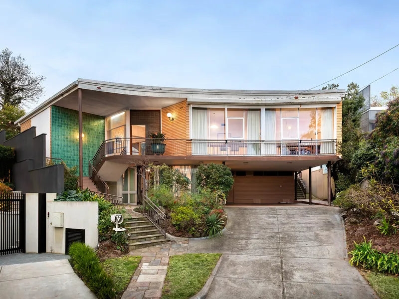 4 Nola Court, Toorak