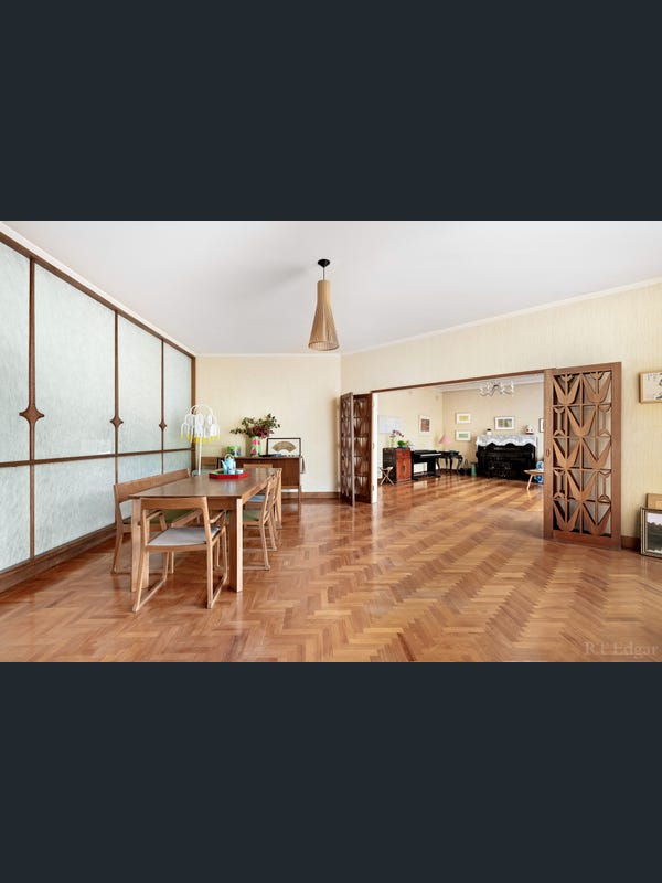 4 Nola Court, Toorak