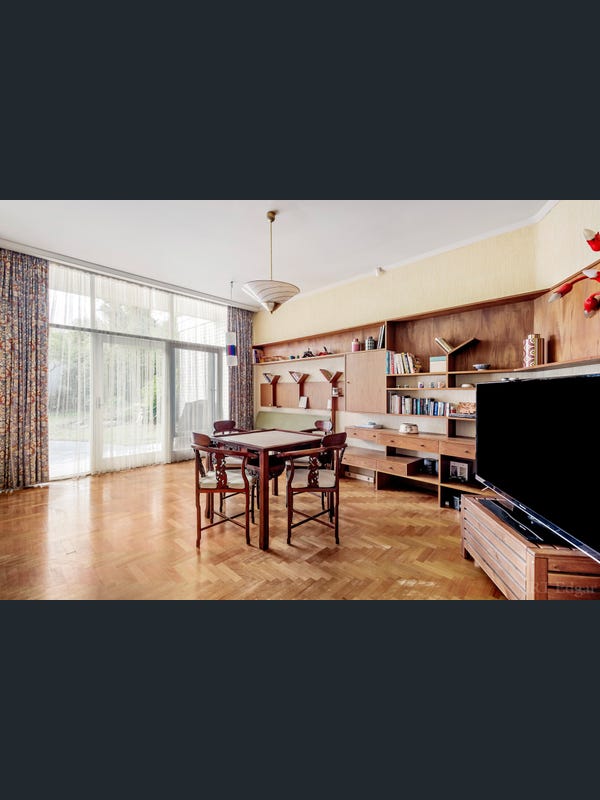 4 Nola Court, Toorak