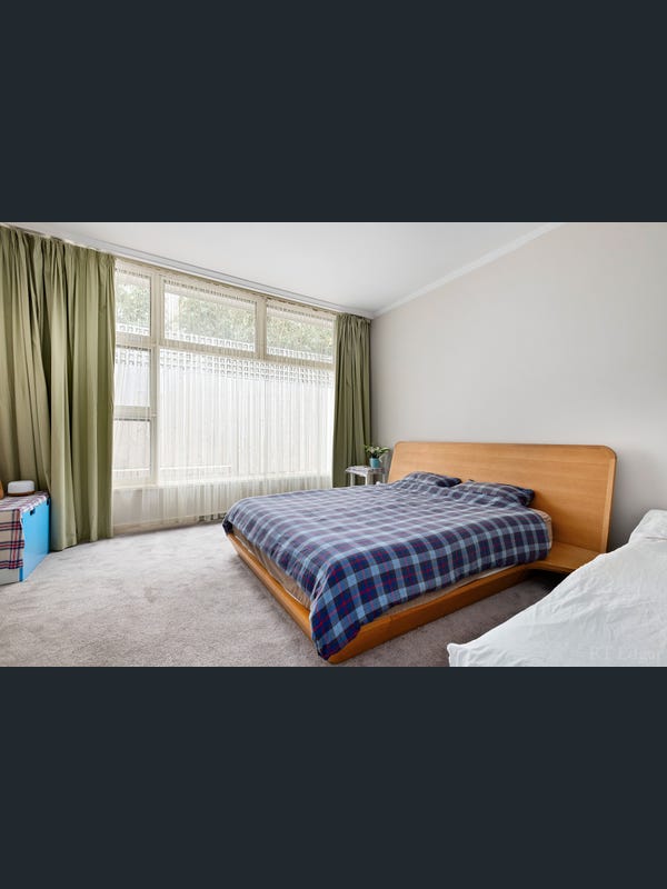 4 Nola Court, Toorak