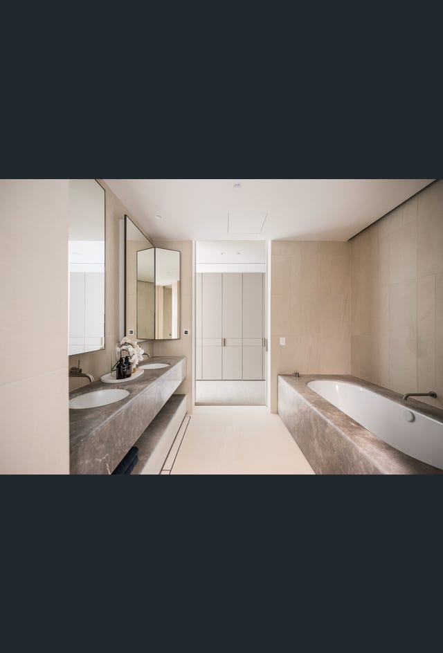 502/370 Albert Street, East Melbourne