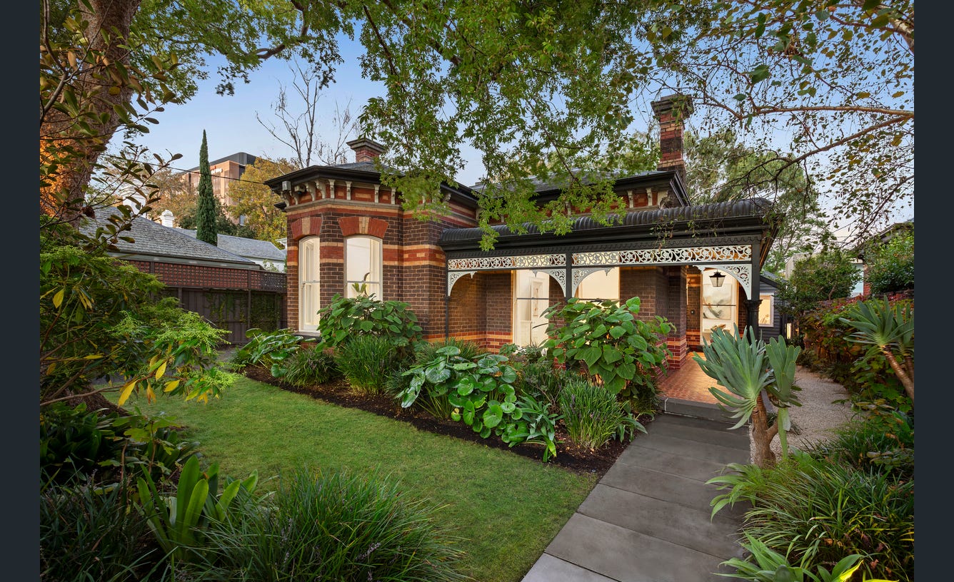 52 McKinley Avenue, Malvern