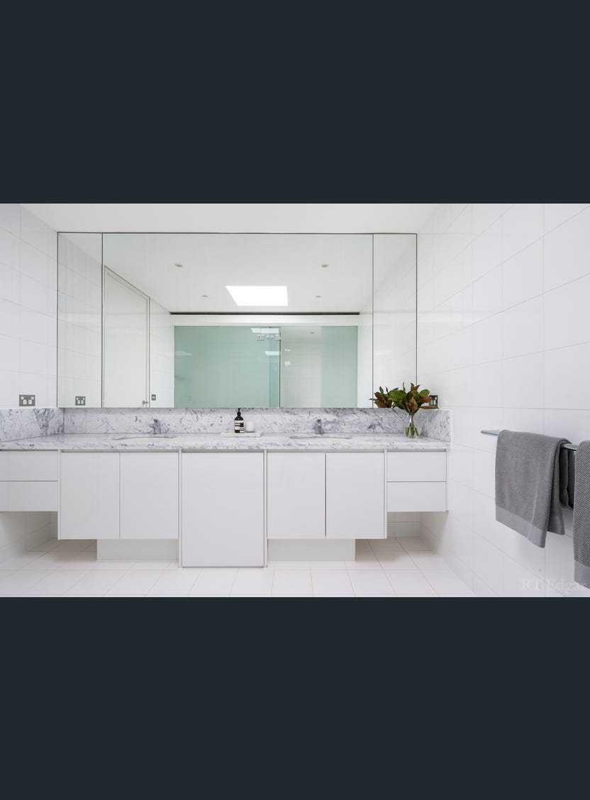 55 Fairbairn Road, Toorak