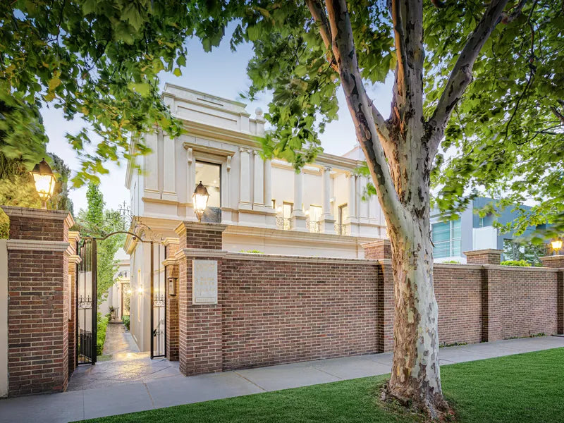 5C Maple Grove, Toorak