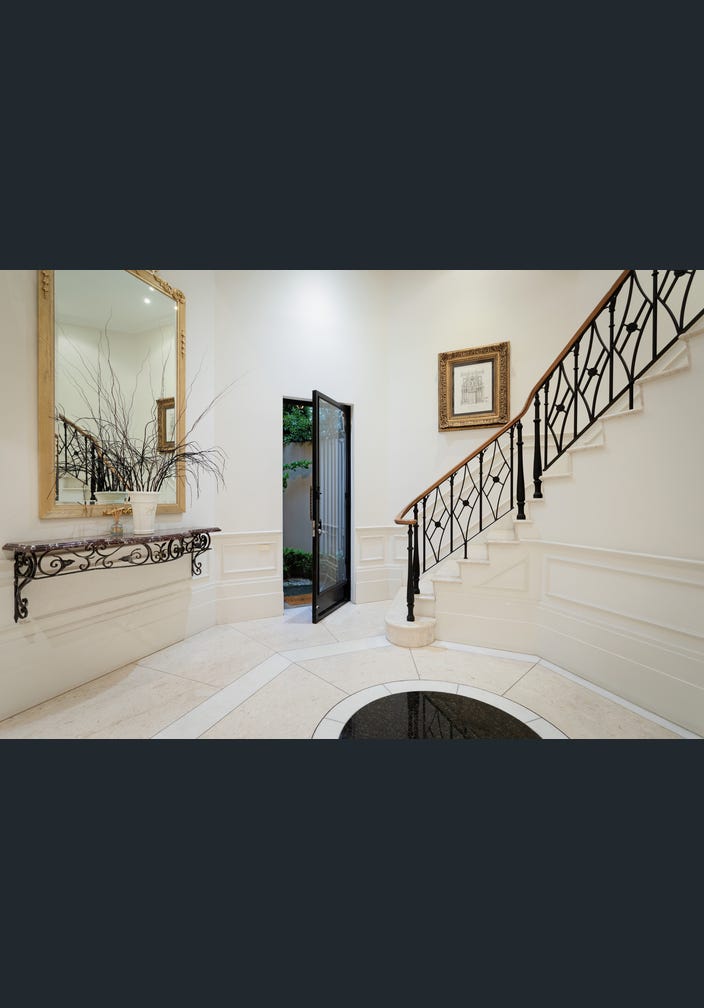 5C Maple Grove, Toorak