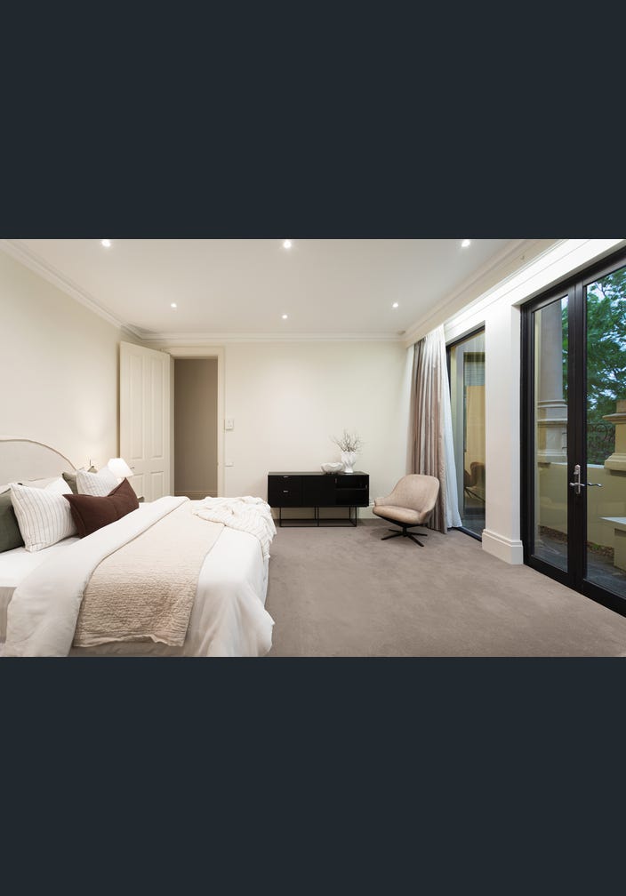 5C Maple Grove, Toorak