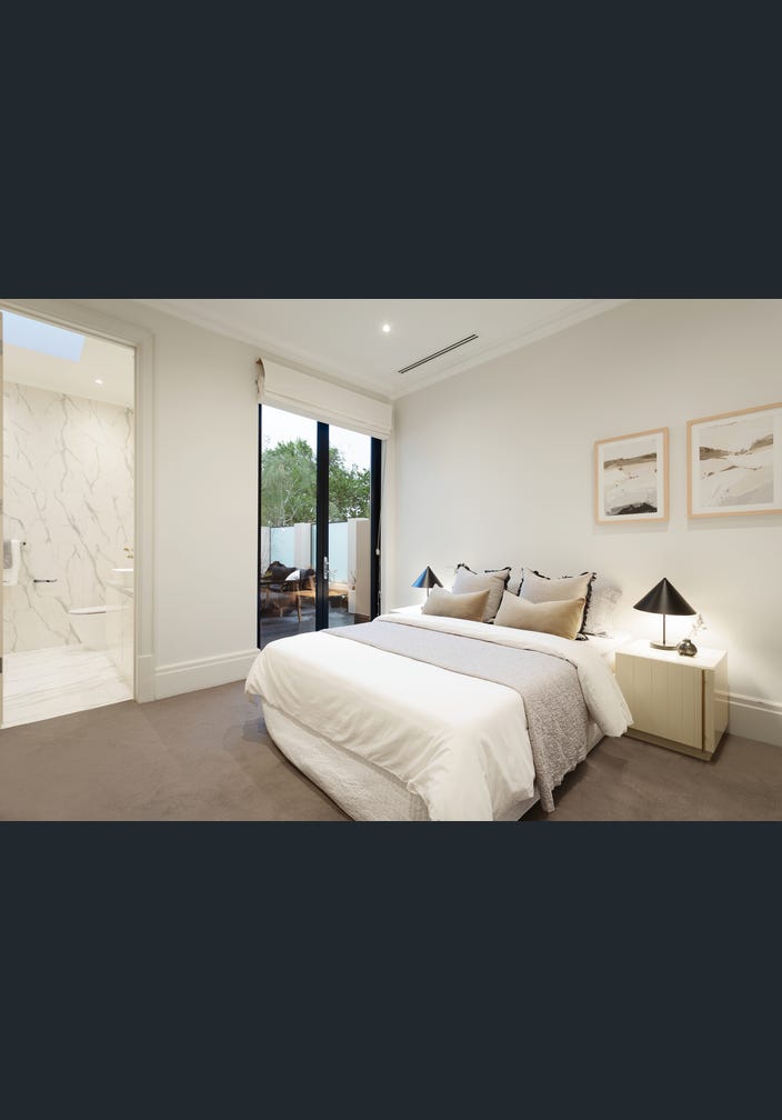 5C Maple Grove, Toorak