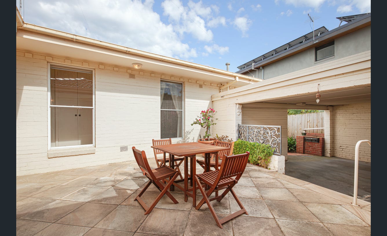 5 Martin Court, Toorak
