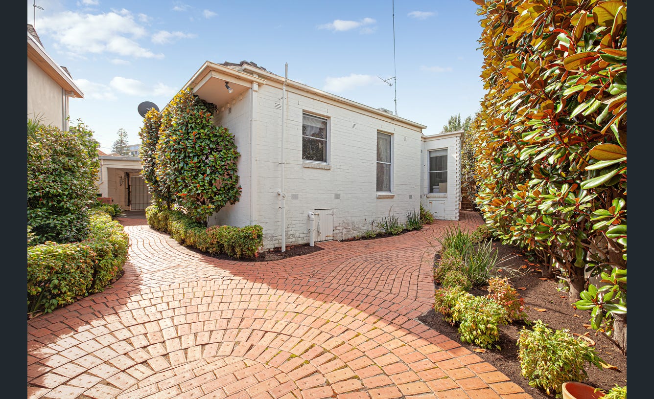 5 Martin Court, Toorak