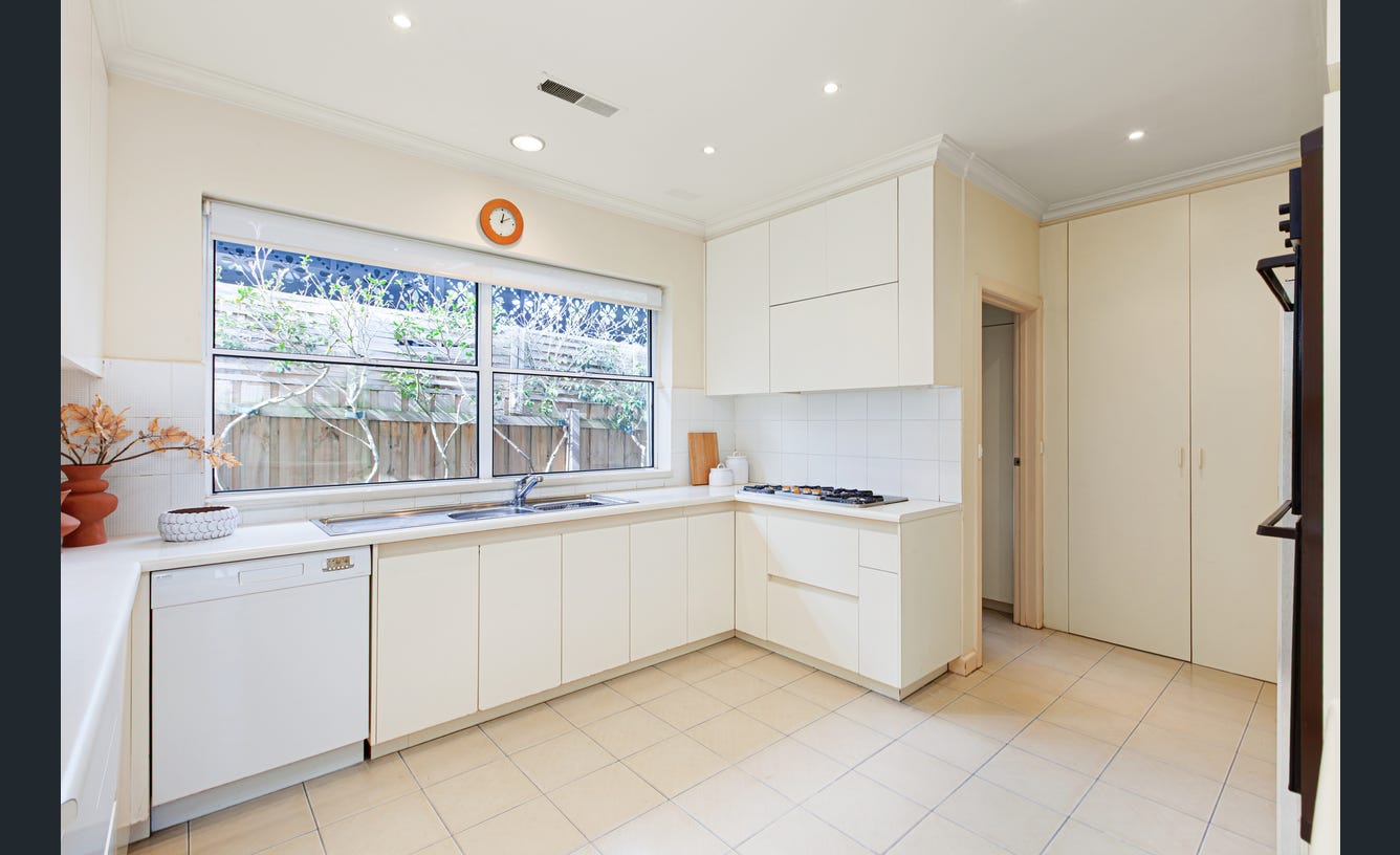 5 Martin Court, Toorak