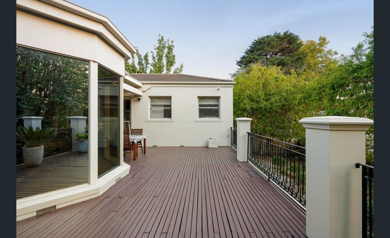 5 Power Avenue, Toorak