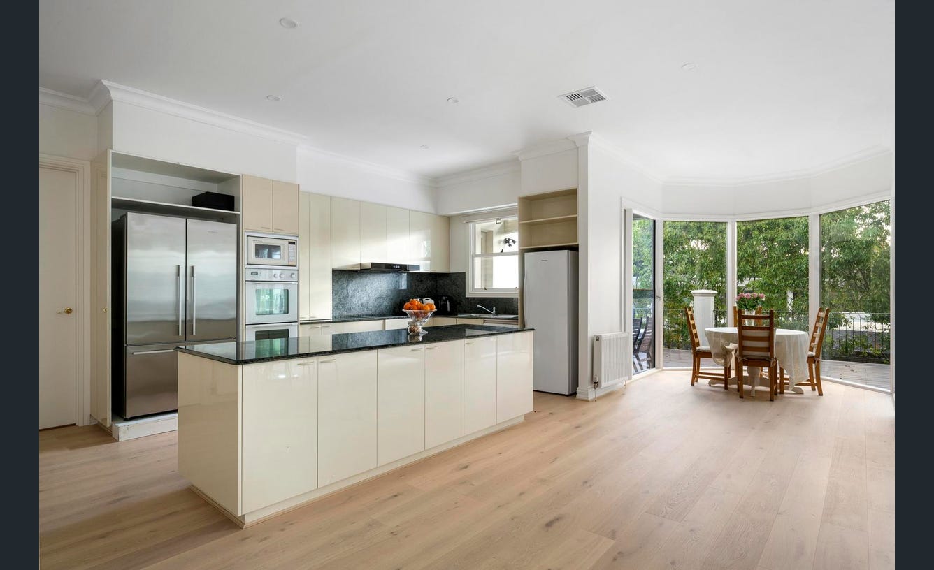5 Power Avenue, Toorak