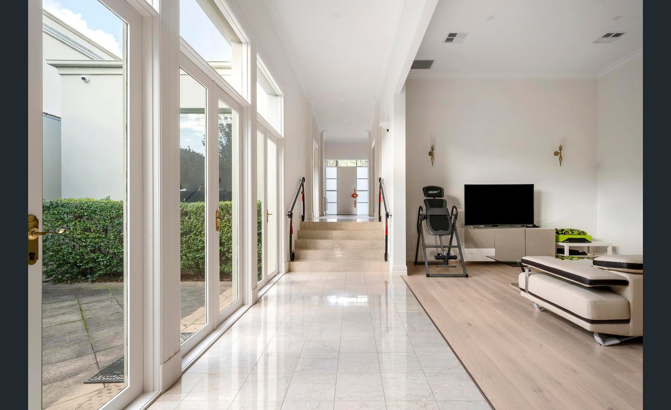 5 Power Avenue, Toorak
