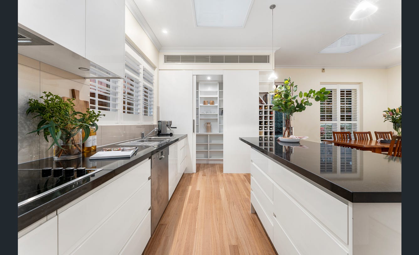 5 Russell Street, Toorak