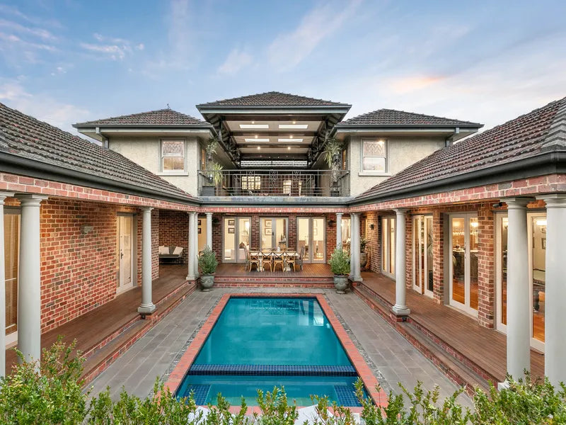 65 High Street South, Kew