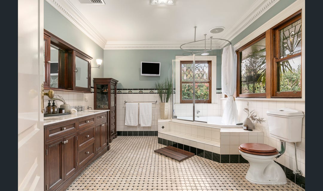 65 High Street South, Kew