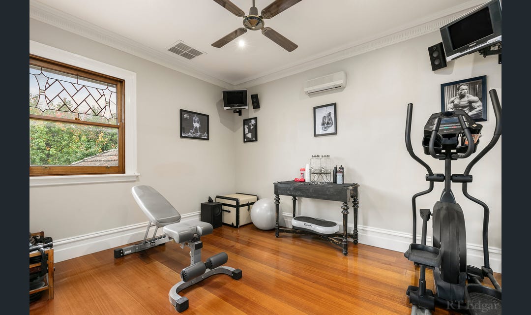 65 High Street South, Kew