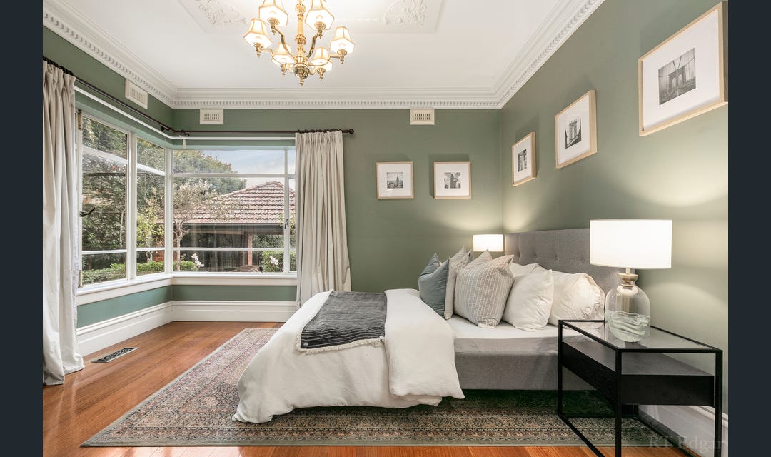 65 High Street South, Kew