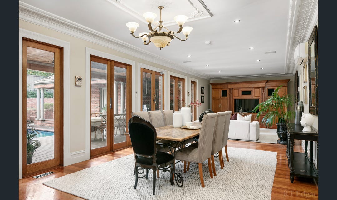 65 High Street South, Kew