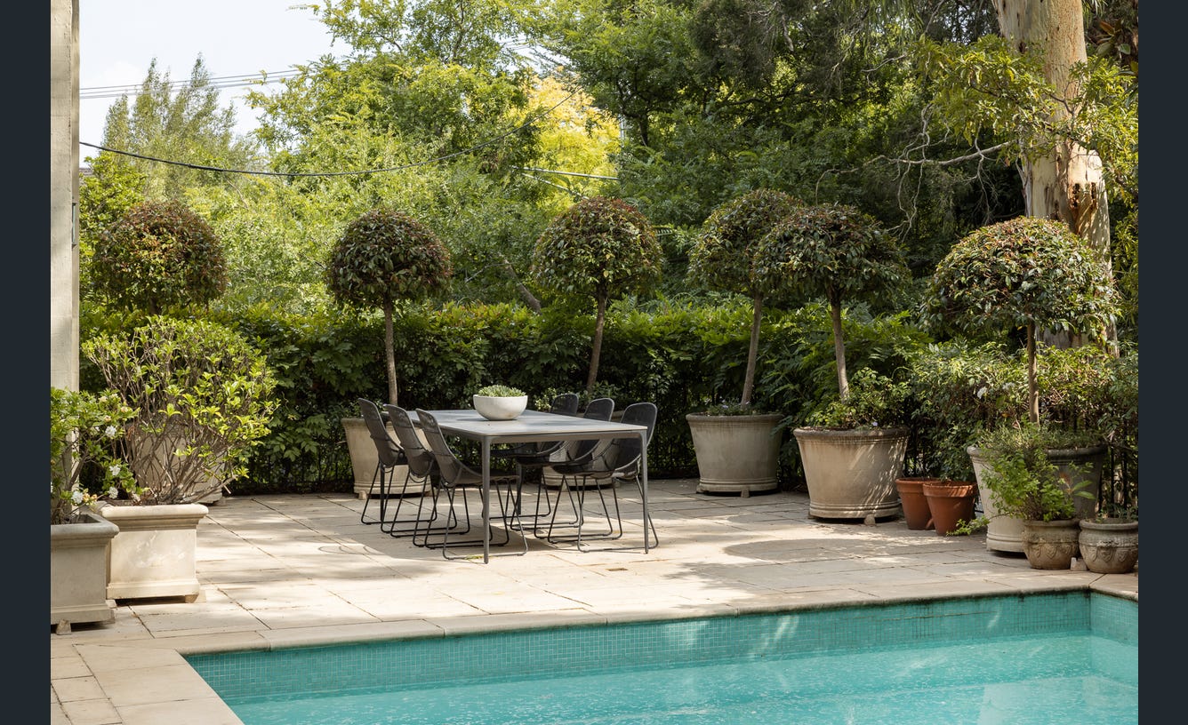 6 Blackfriars Close, Toorak