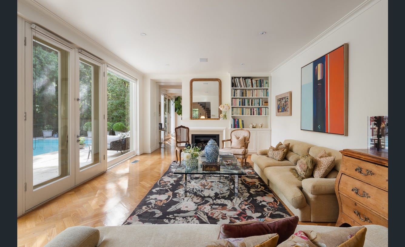 6 Blackfriars Close, Toorak