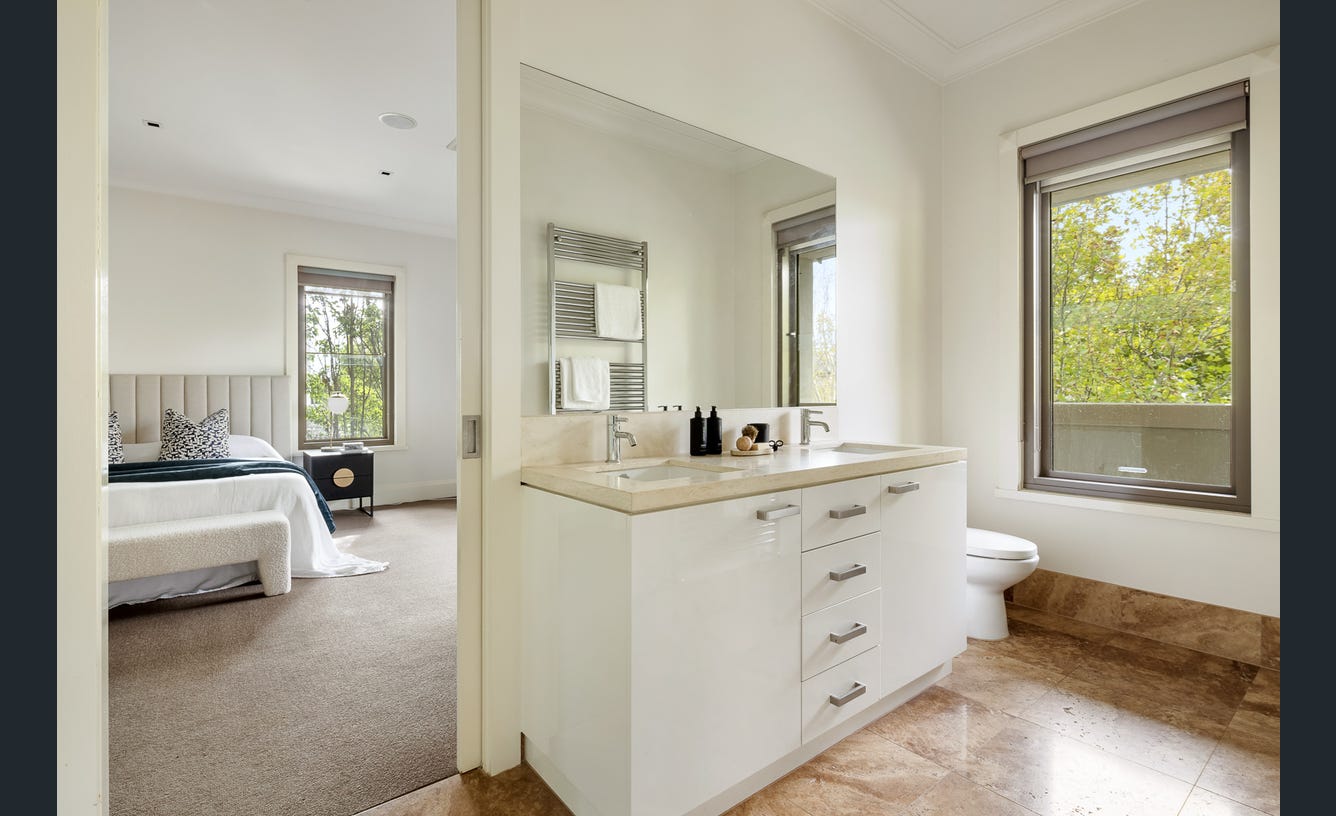 6 Hampden Road, Armadale