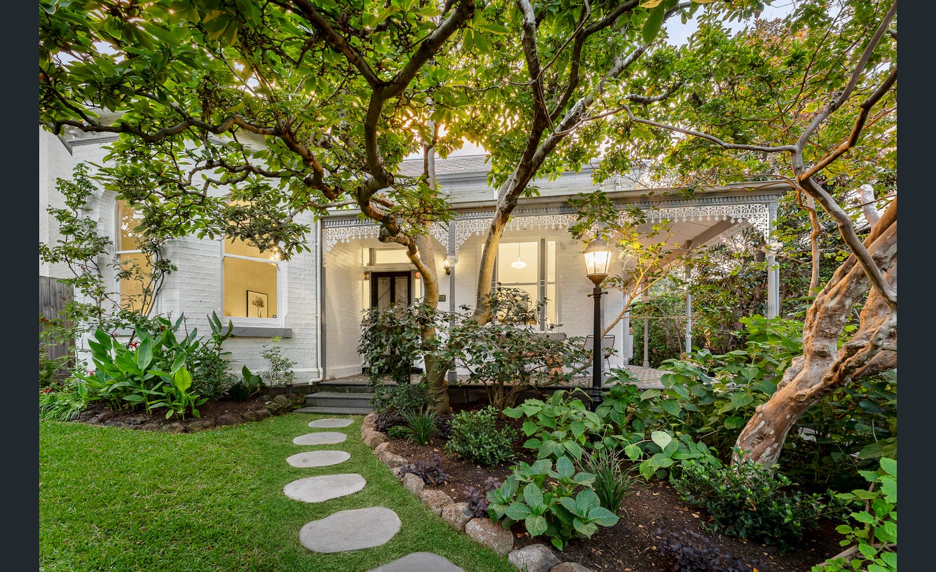 7 Hawksburn Road, South Yarra