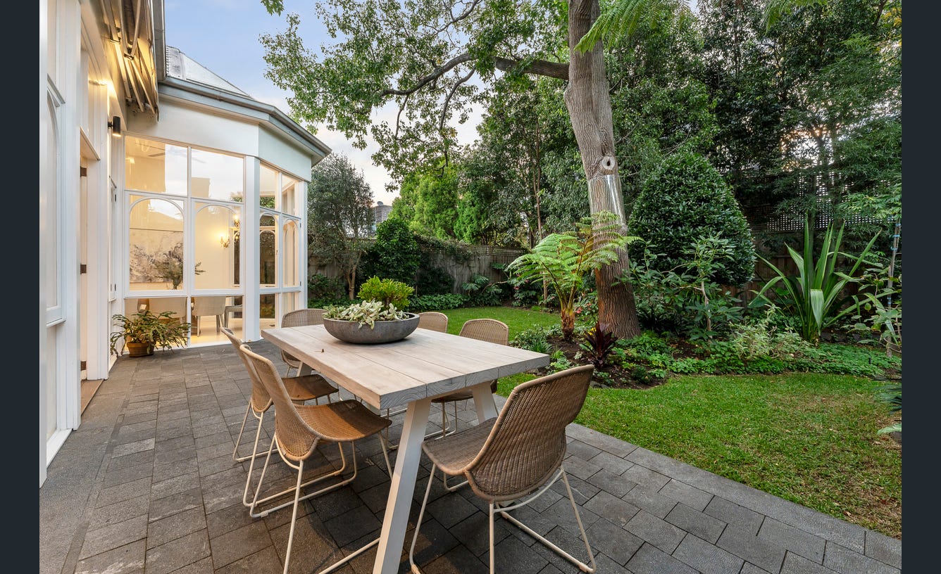 7 Hawksburn Road, South Yarra