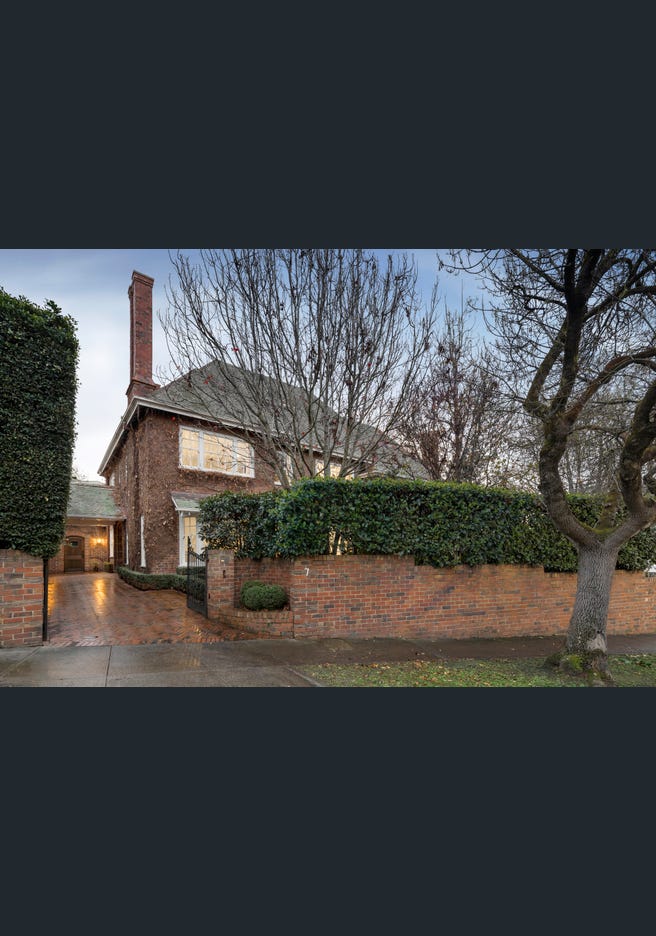 7 Yarradale Road, Toorak
