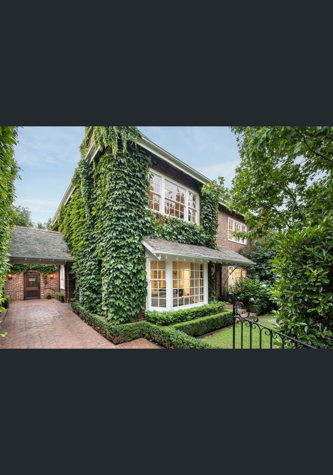 7 Yarradale Road, Toorak