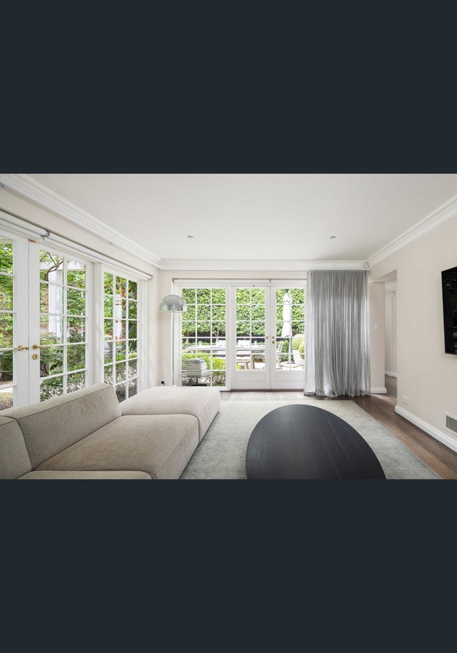 7 Yarradale Road, Toorak