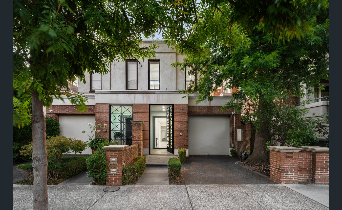 87a Mathoura Road, Toorak