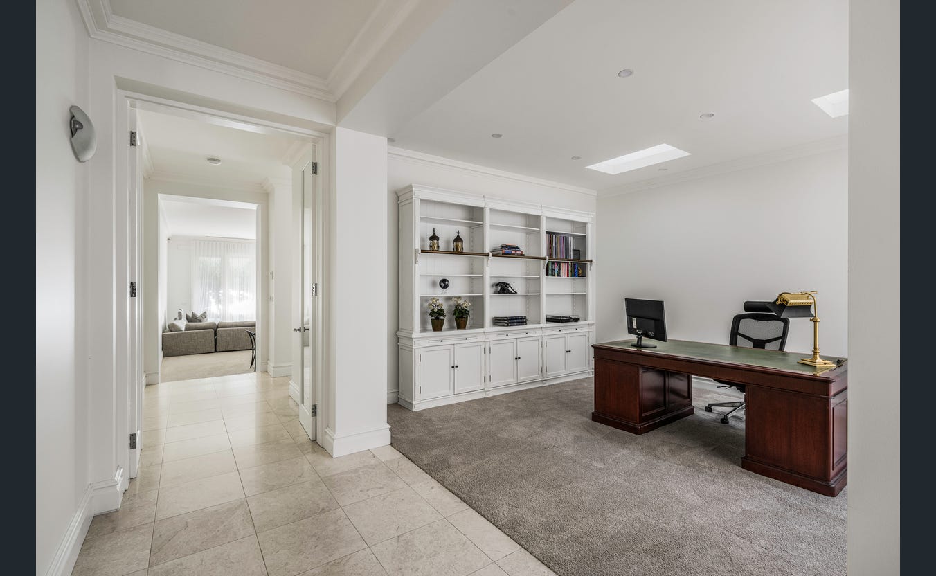 87a Mathoura Road, Toorak