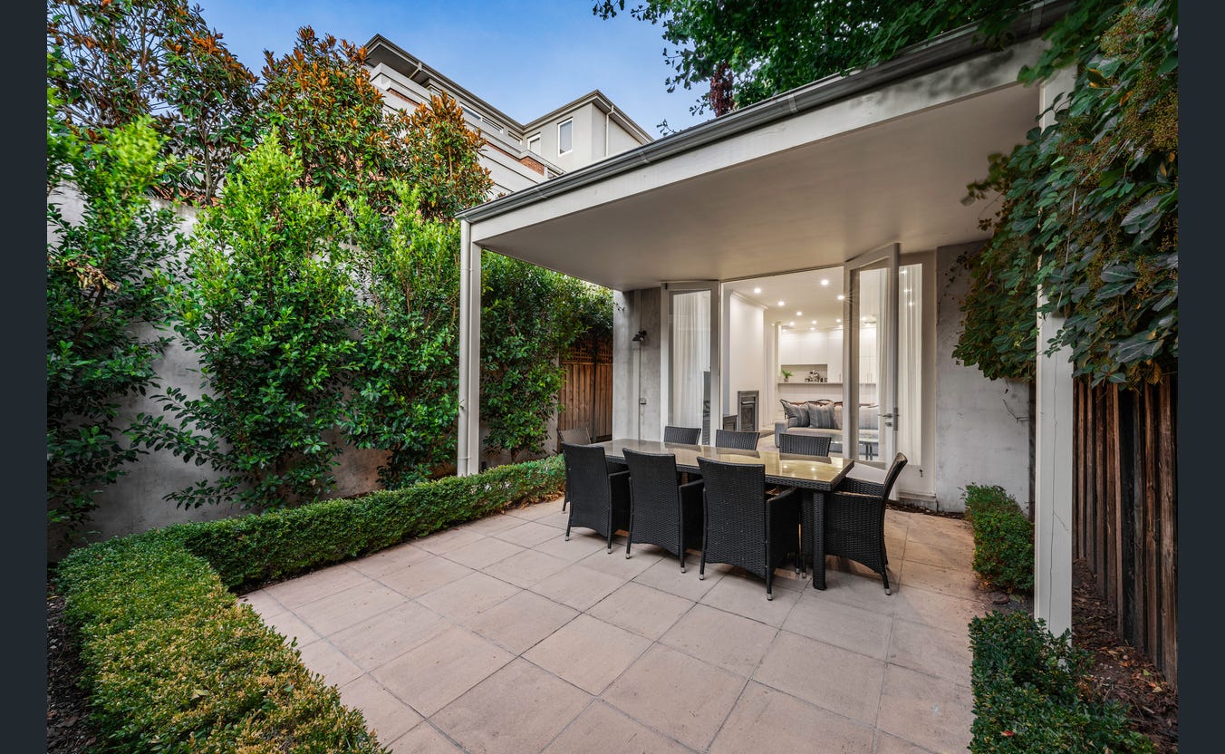 87a Mathoura Road, Toorak