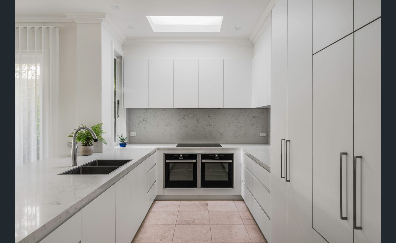 87a Mathoura Road, Toorak