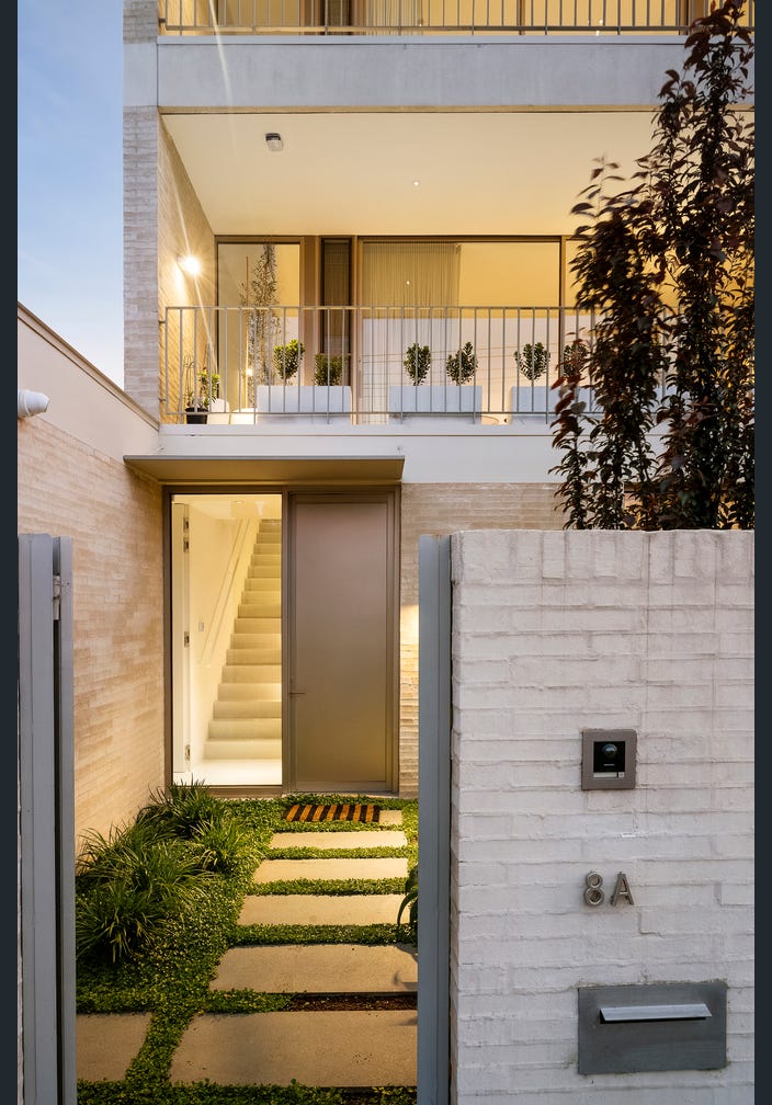 8A Wattletree Road, Armadale