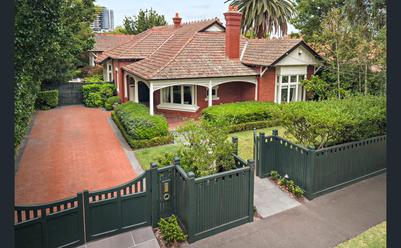 8 Beaver Street, Malvern East