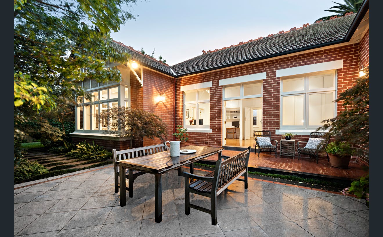 8 Beaver Street, Malvern East