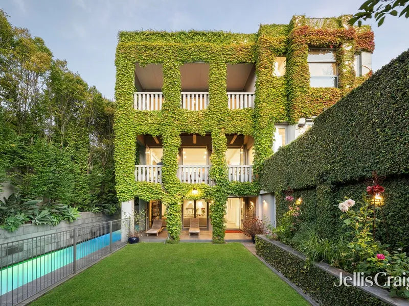 8 Calvin Street, Hawthorn