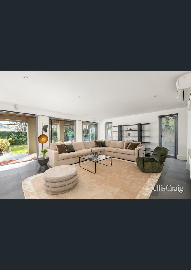 8 Calvin Street, Hawthorn